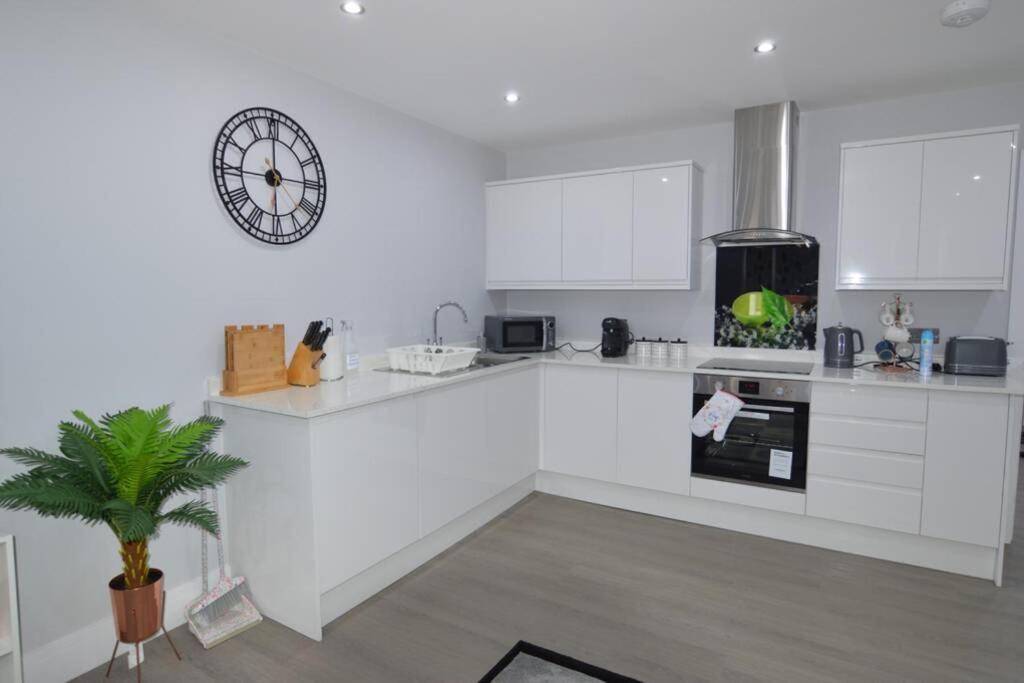 Executive Central Self Contained Flat By Cozynest Reading Exterior foto
