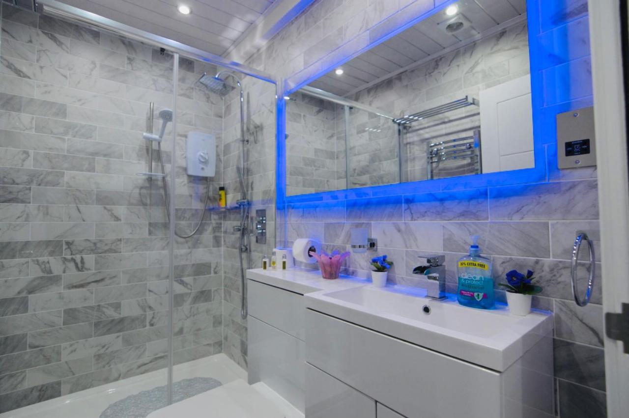 Executive Central Self Contained Flat By Cozynest Reading Exterior foto